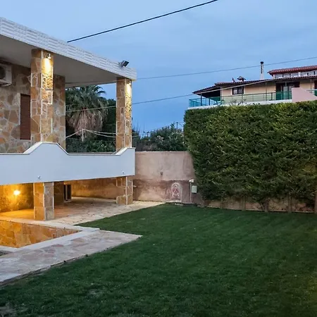 Spacious With Garden In Marathonas * Marathon (Attica)