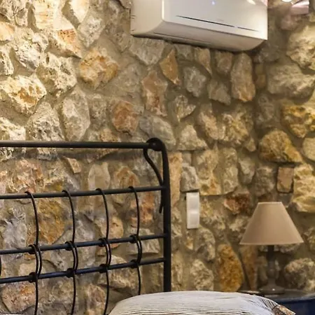 Spacious With Garden In Marathonas * Marathon (Attica)
