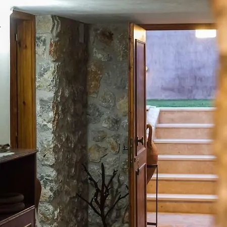 Spacious With Garden In Marathonas Apartment